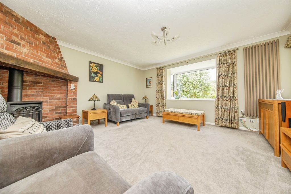 Property photo 2 of 24