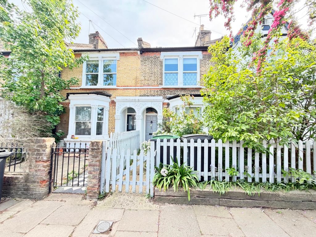 Property photo 1 of 32