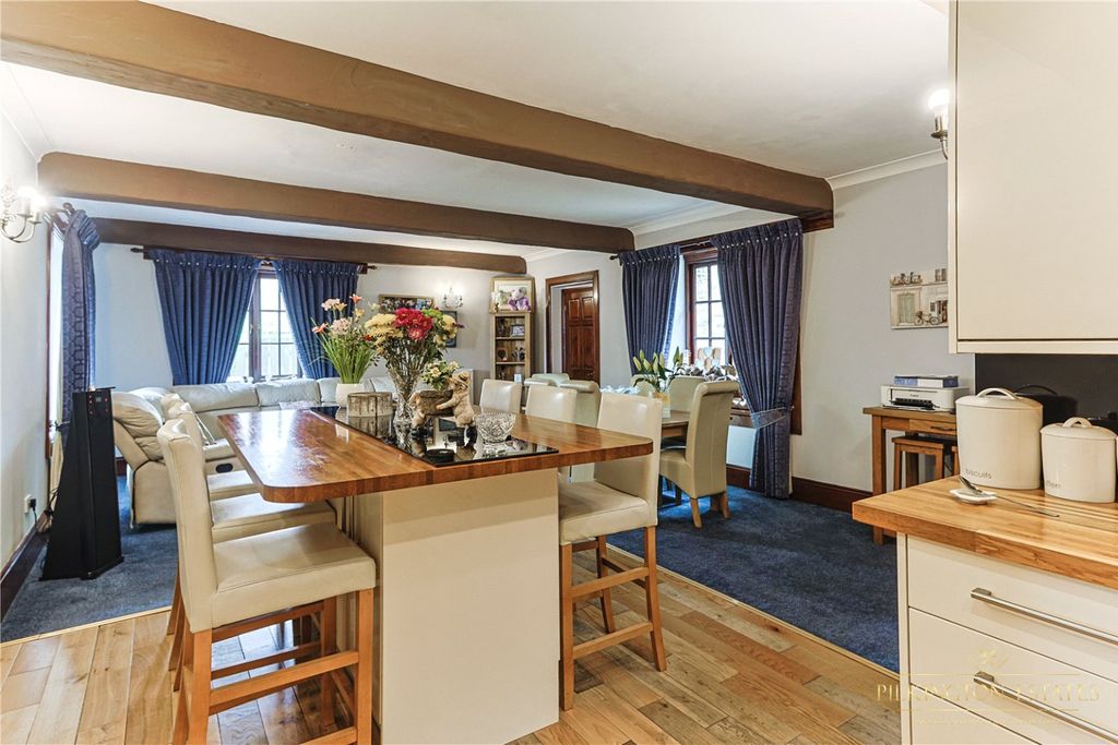 Property photo 3 of 22 4271712