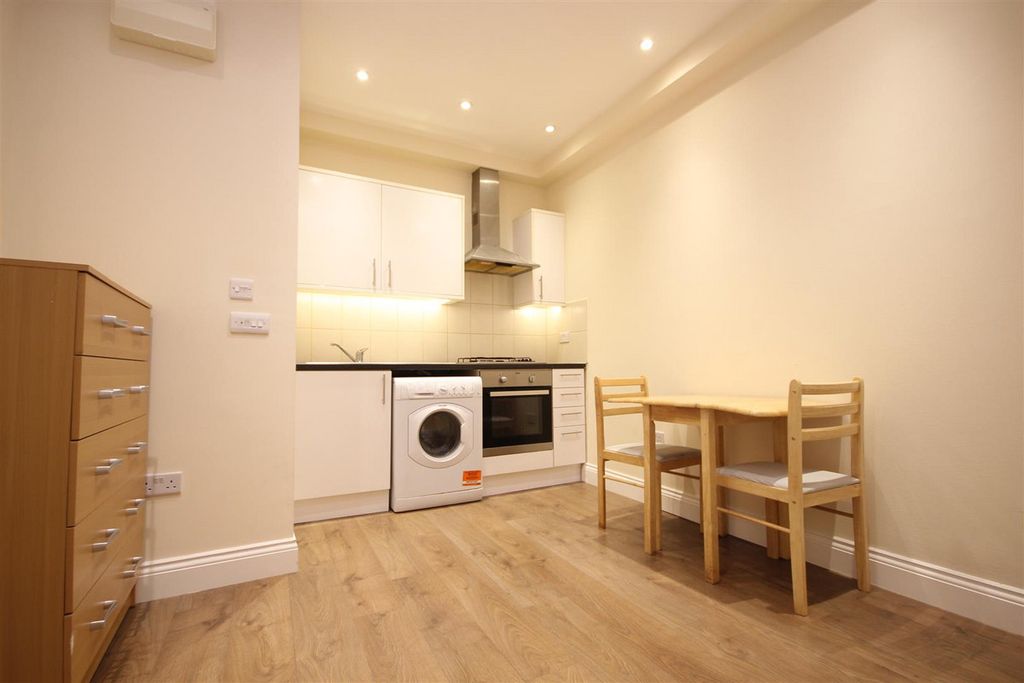 Property photo 1 of 3