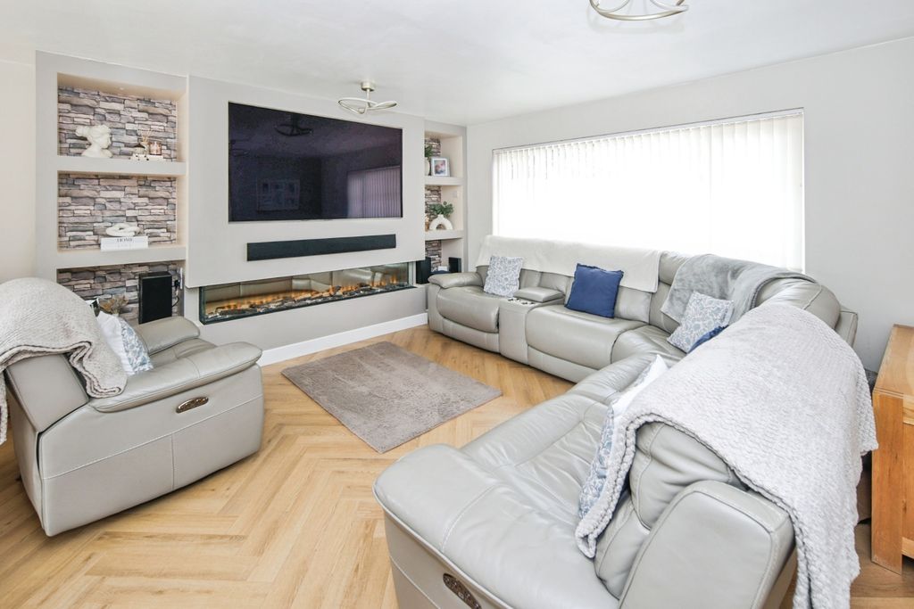 Property photo 2 of 20 Pbox-Img.Jpg