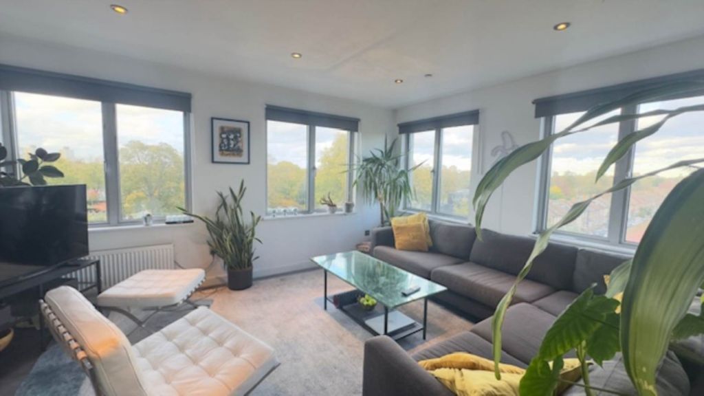 Property photo 3 of 12