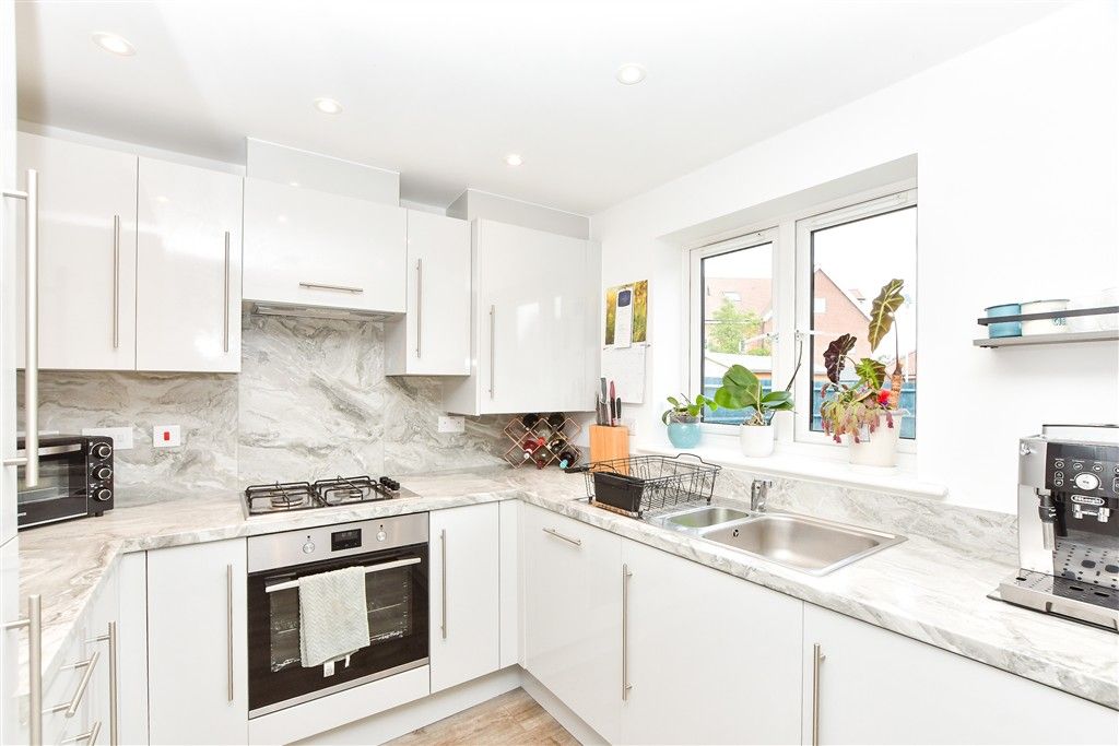 Property photo 1 of 15 Kitchen