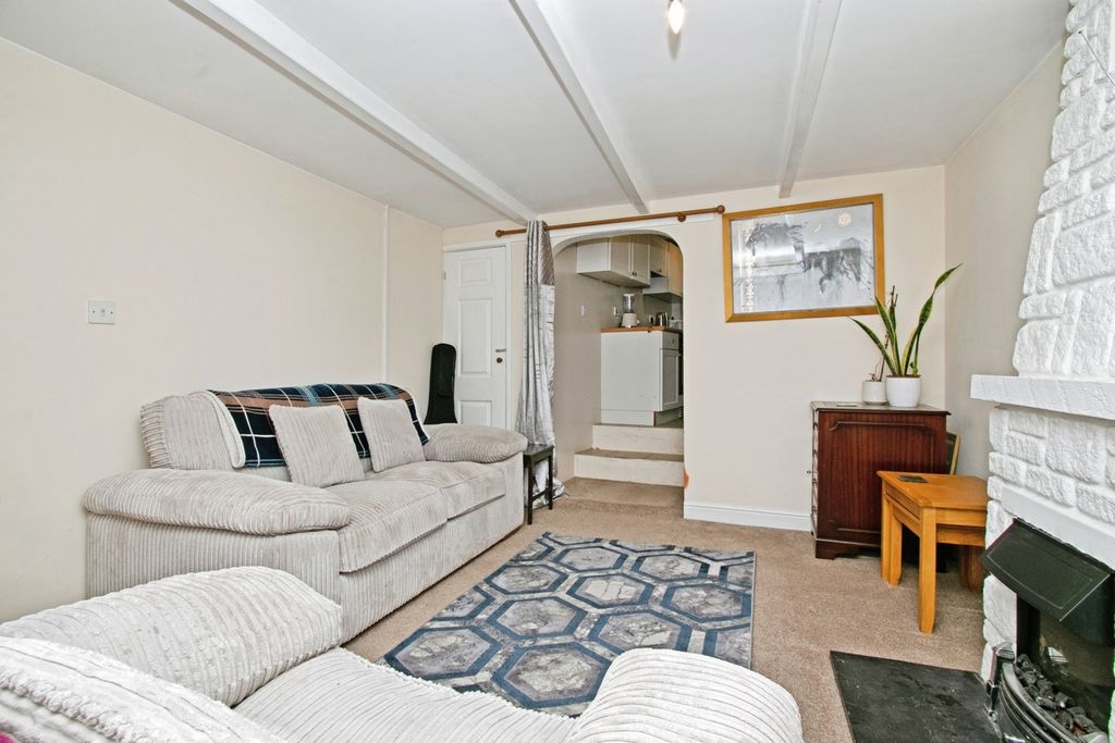 Property photo 2 of 11 Photo