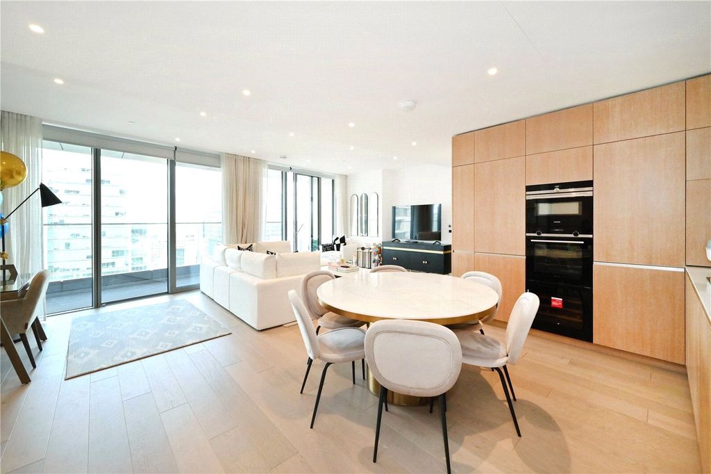 Property photo 2 of 15 Kitchen/Dining Area