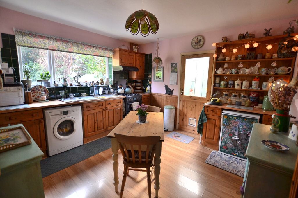 Property photo 3 of 21