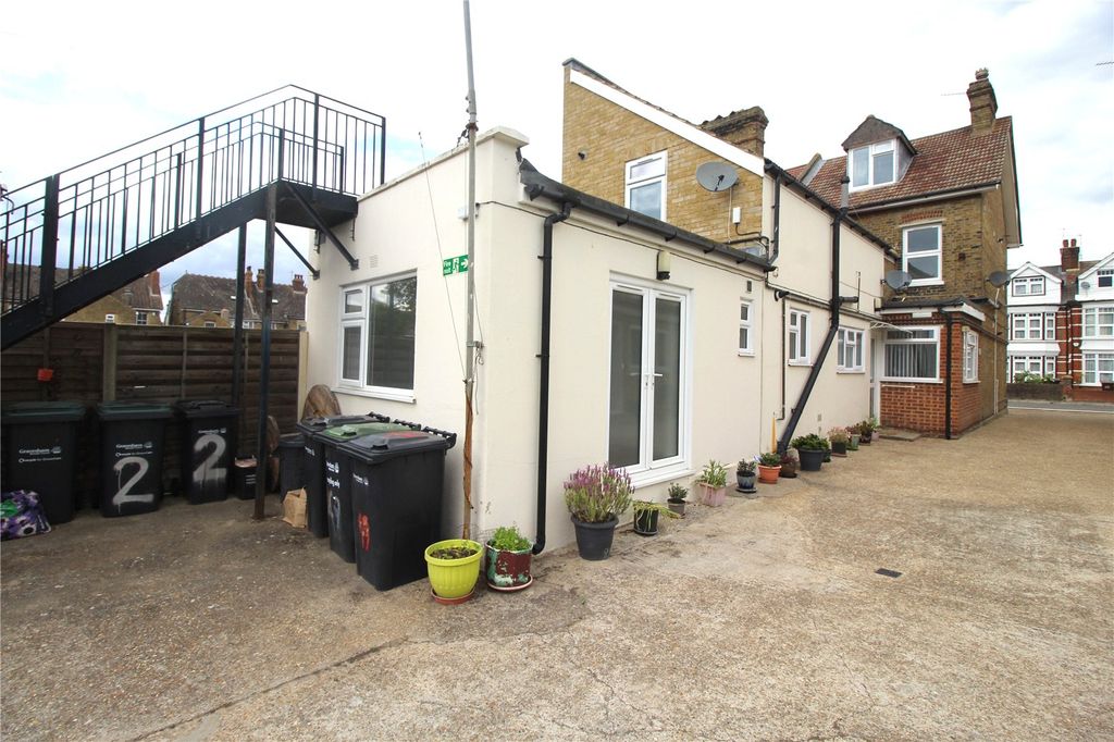 Property photo 2 of 8 Picture No. 03