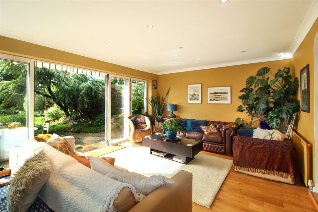 Property photo 3 of 22 Picture No. 02