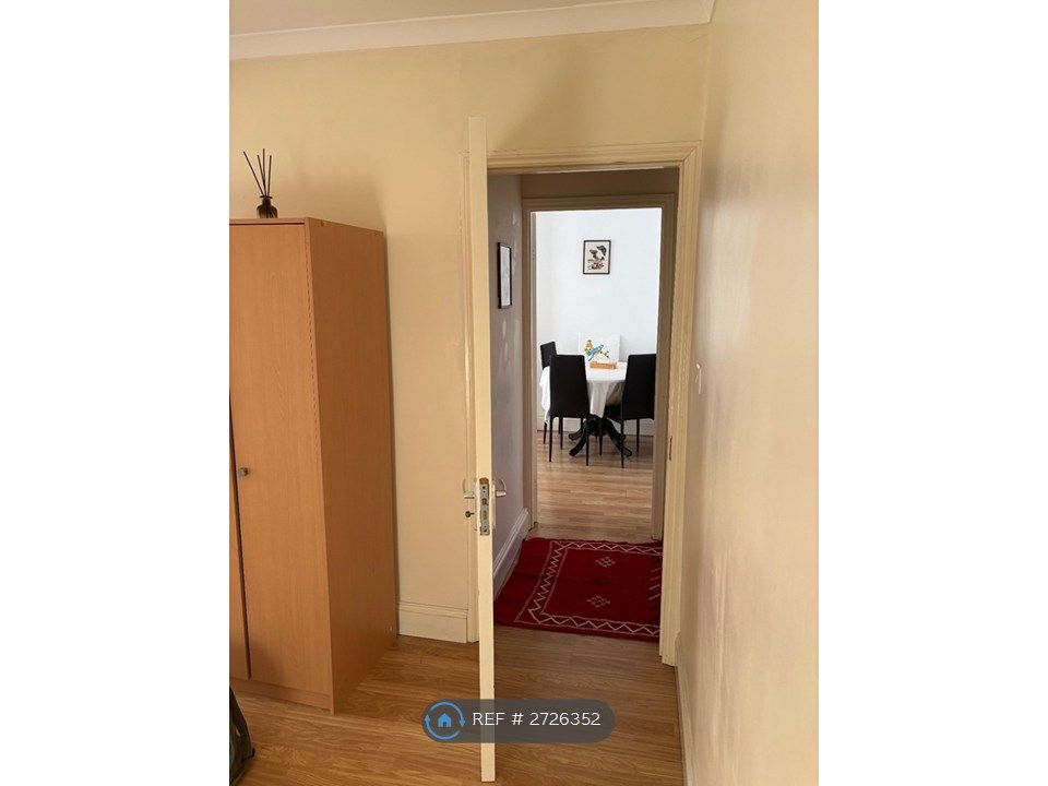 Property photo 2 of 3