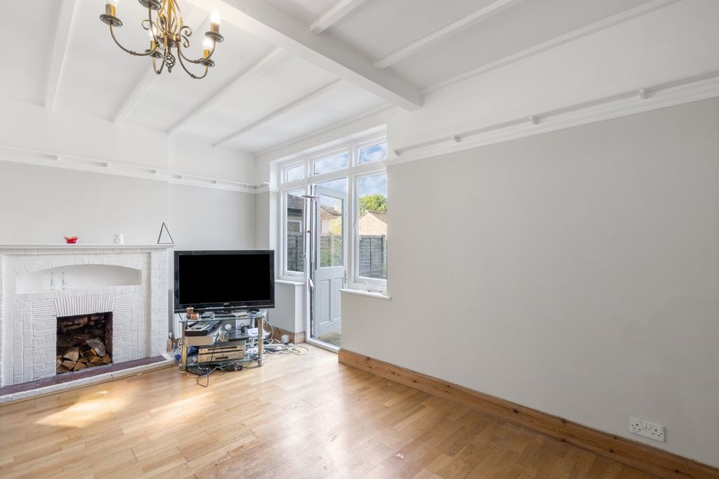 Property photo 3 of 12
