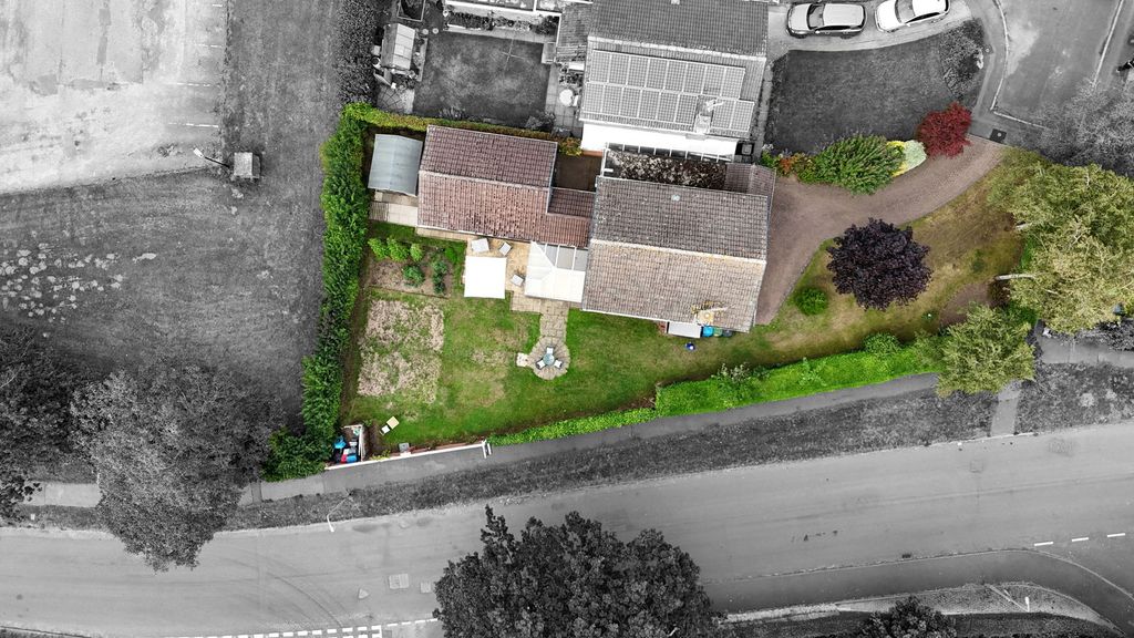 Property photo 2 of 35