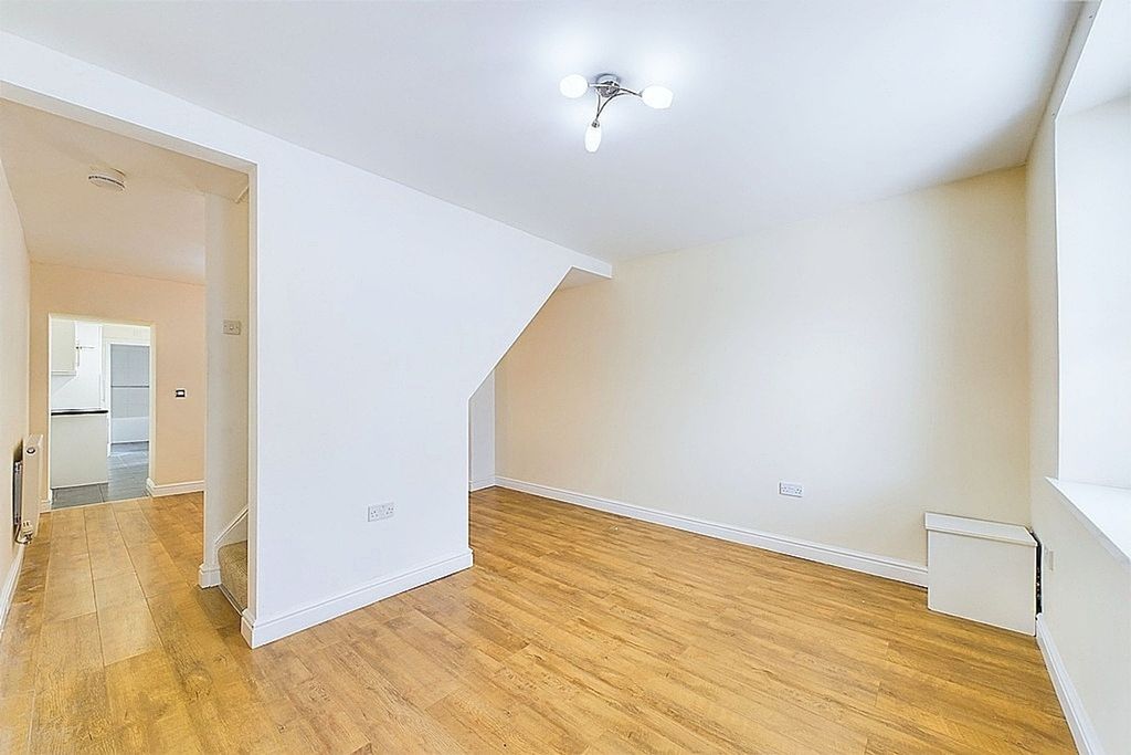 Property photo 3 of 13 Photo 2