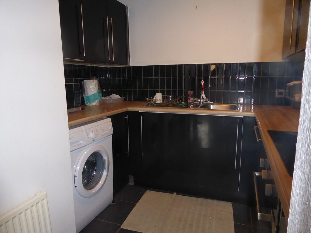 Property photo 3 of 5 Kitchen