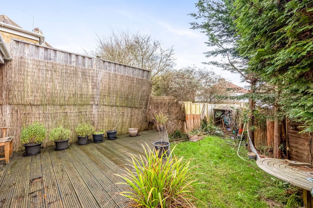 Property photo 2 of 24