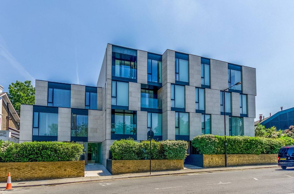 Property photo 2 of 11