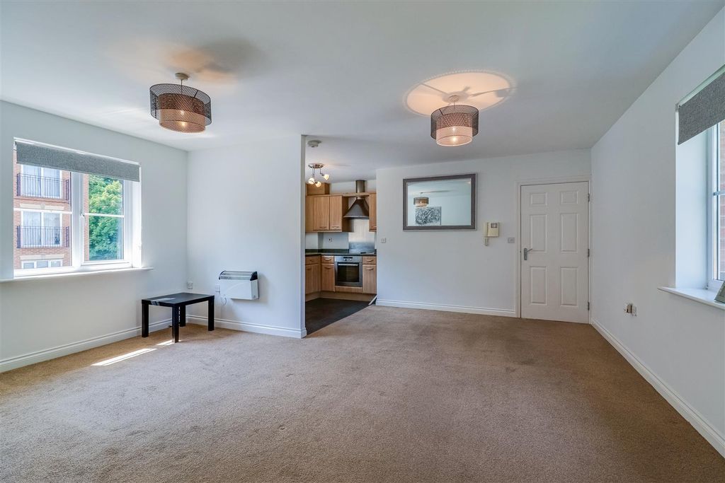 Property photo 2 of 7