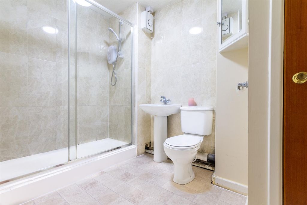 Property photo 3 of 7 Img_9695-Hdr.Jpg