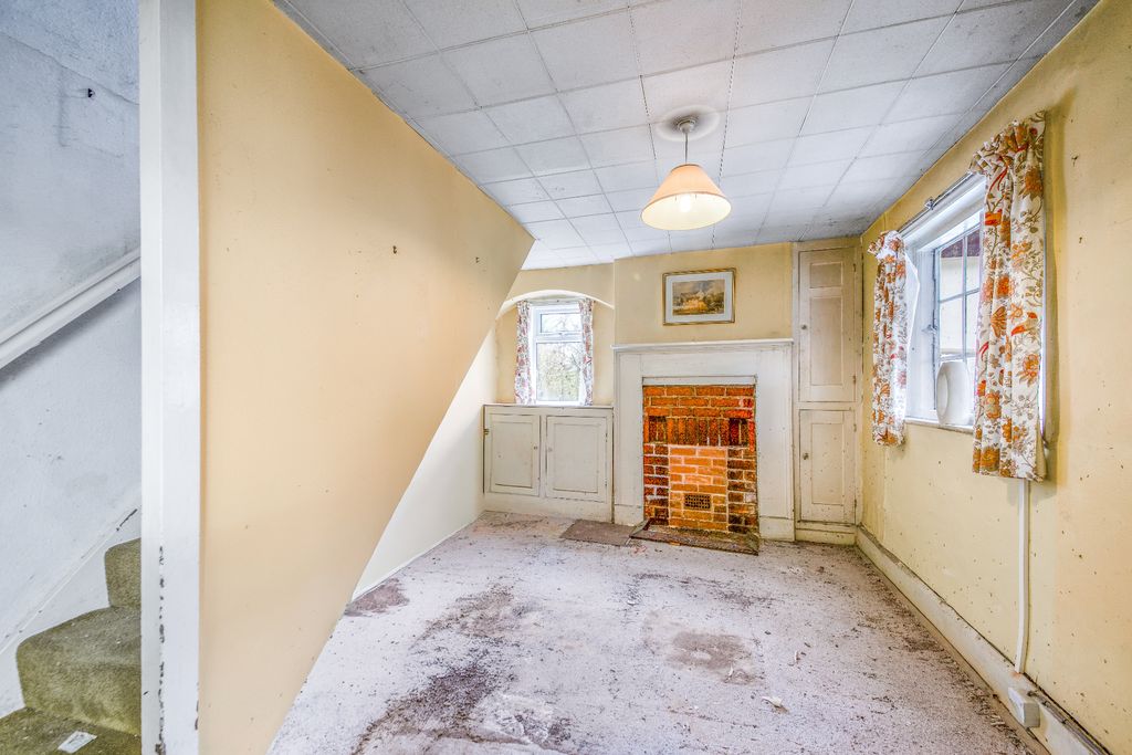 Property photo 3 of 12