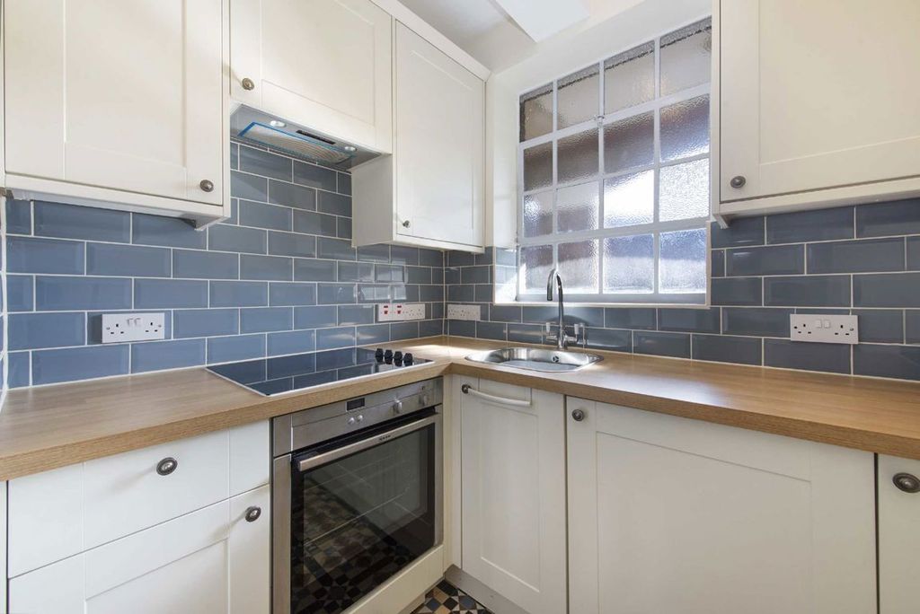 Property photo 2 of 5