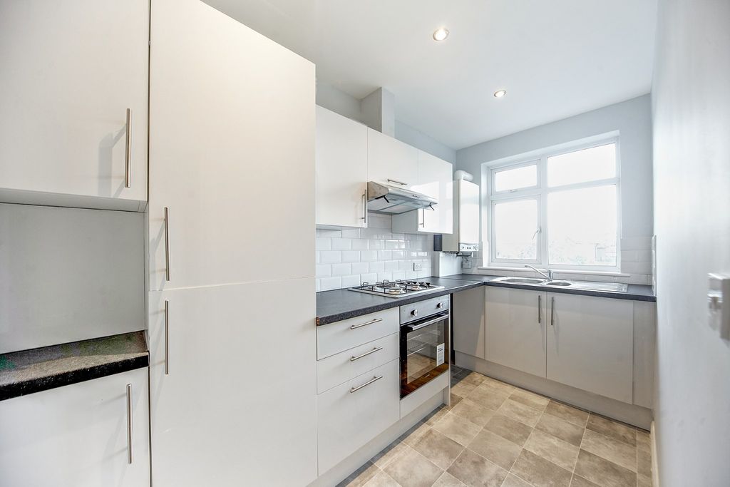 Property photo 2 of 14 Kitchen