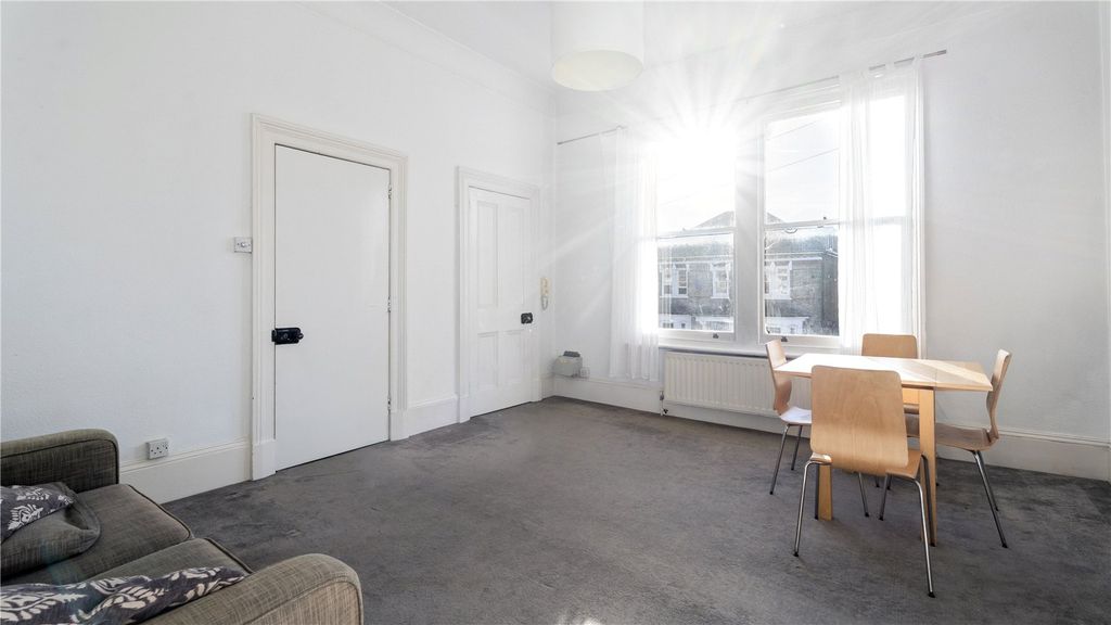 Property photo 3 of 9 Picture No. 04