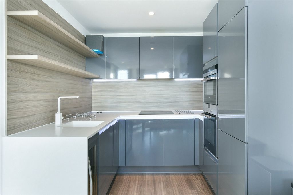 Property photo 3 of 13 Kitchen