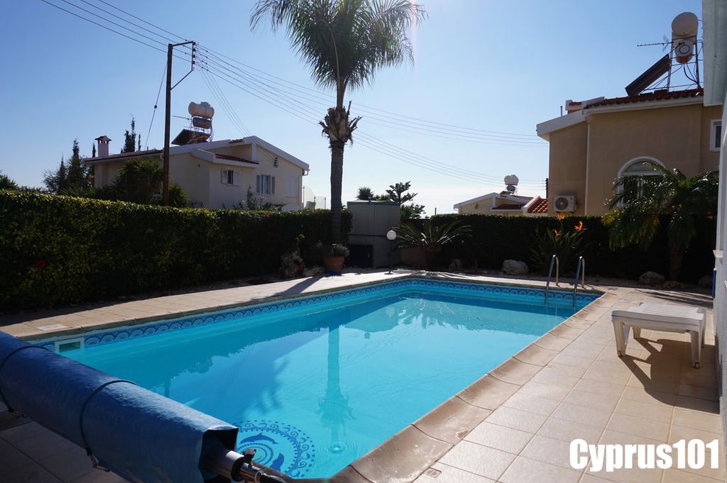 Property photo 2 of 30