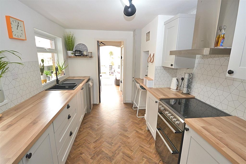 Property photo 3 of 8 2 (5).Png