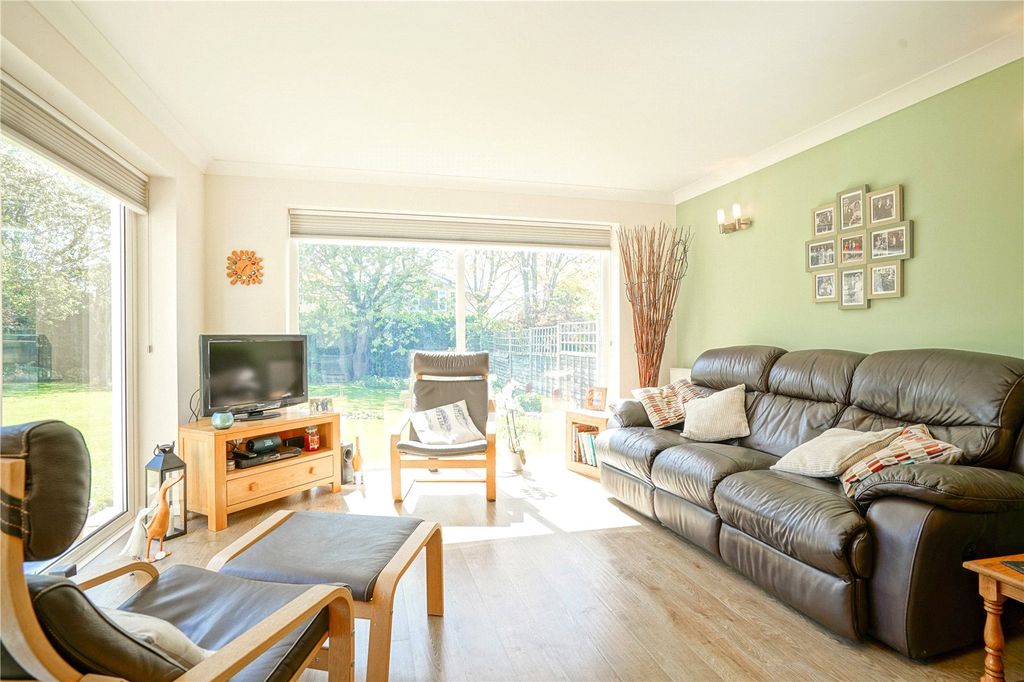 Property photo 2 of 29 Picture No. 47