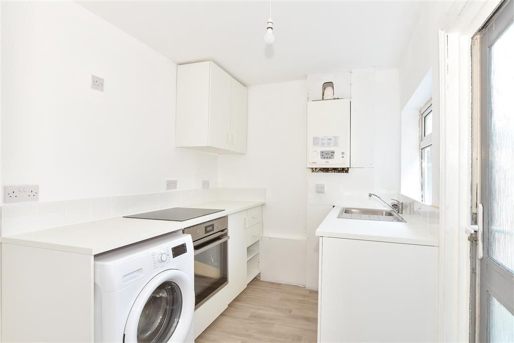 Property photo 2 of 8 Kitchen