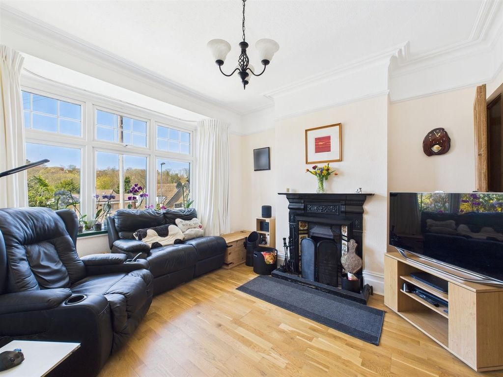 Property photo 2 of 21 Cam02885G0-Pr0348-Still022.Jpg