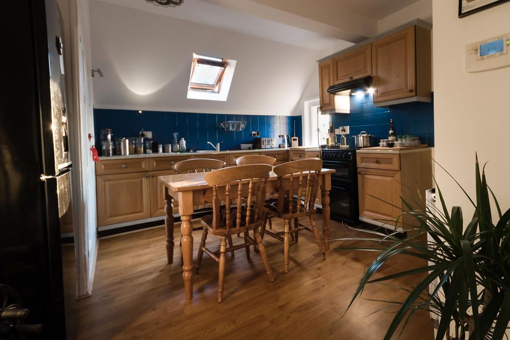 Property photo 3 of 19 Kitchen Shot.Jpg