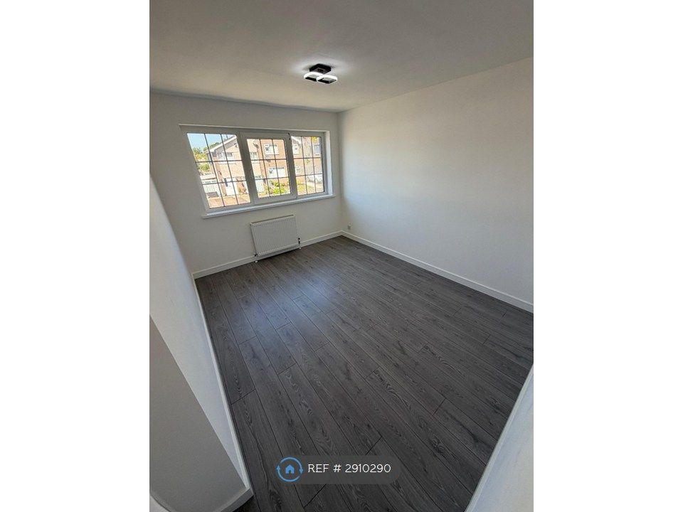 Property photo 1 of 12 Bedroom1-1