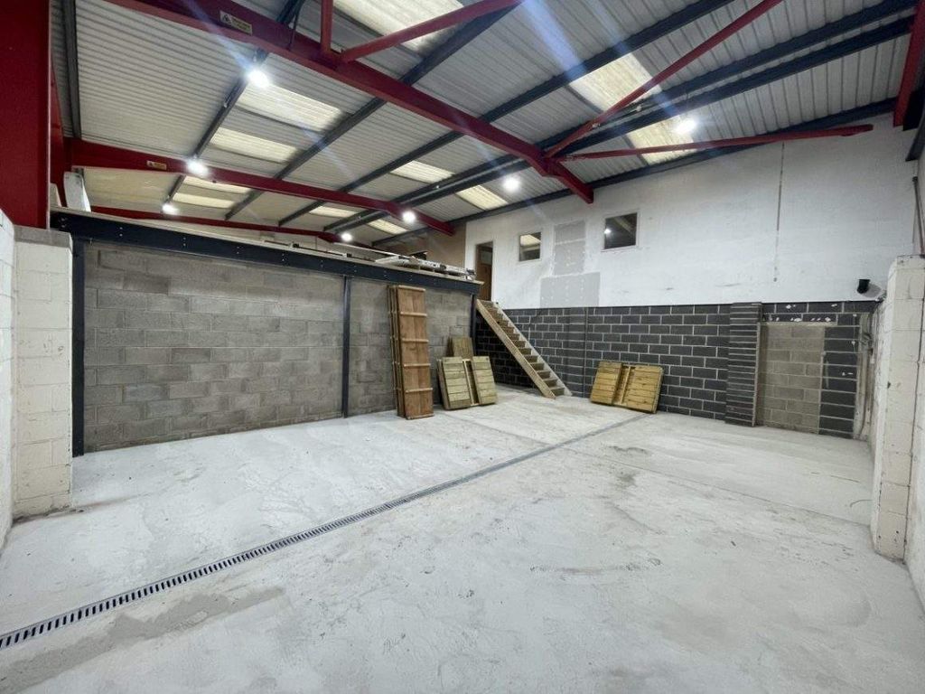 Property photo 3 of 7