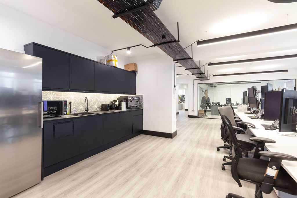 Property photo 3 of 7 Photo 6