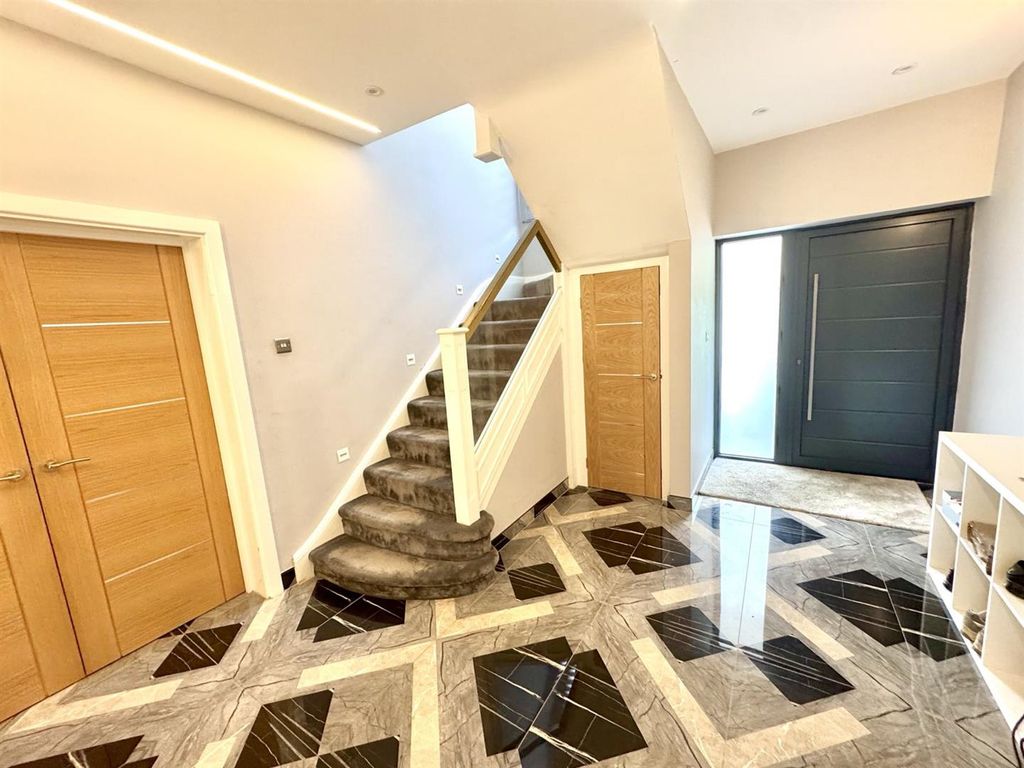 Additional image 4 of 5 bed semi-detached house for saleCheyne Walk, Croydon CR0