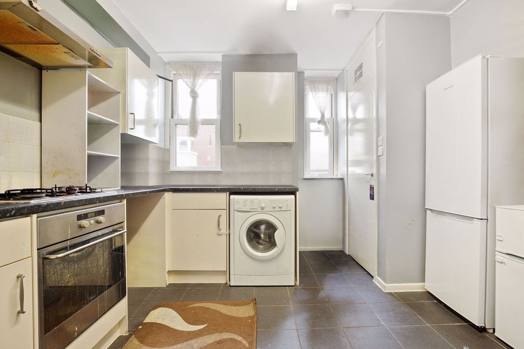 Property photo 2 of 7 Photo 5