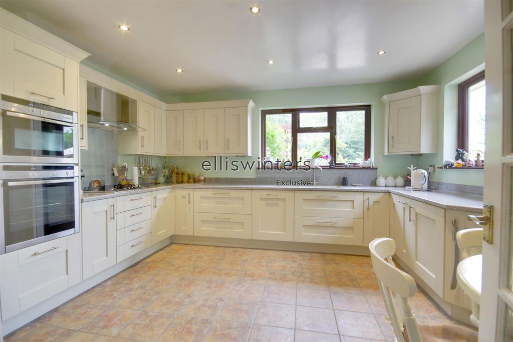 Property photo 3 of 32 Img_8460-Img_8462-Watermarked.Jpg