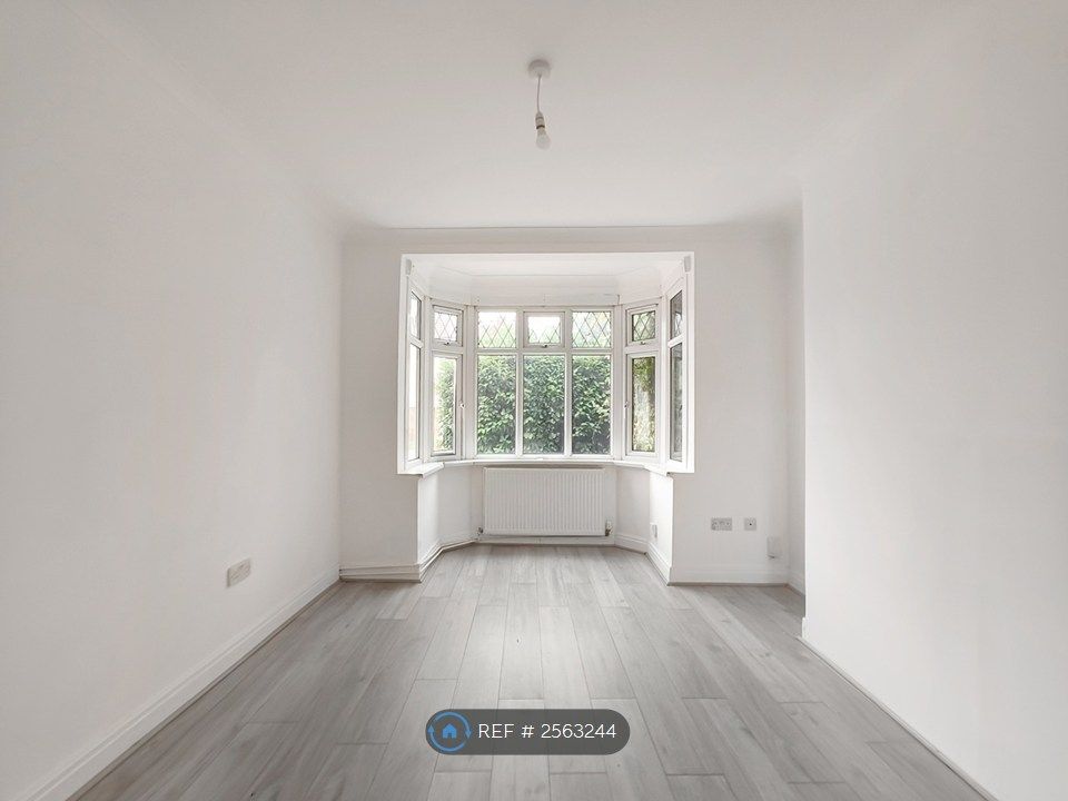 Property photo 2 of 35