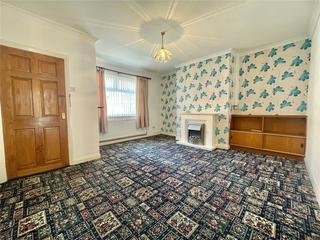 Property photo 2 of 11 Lounge