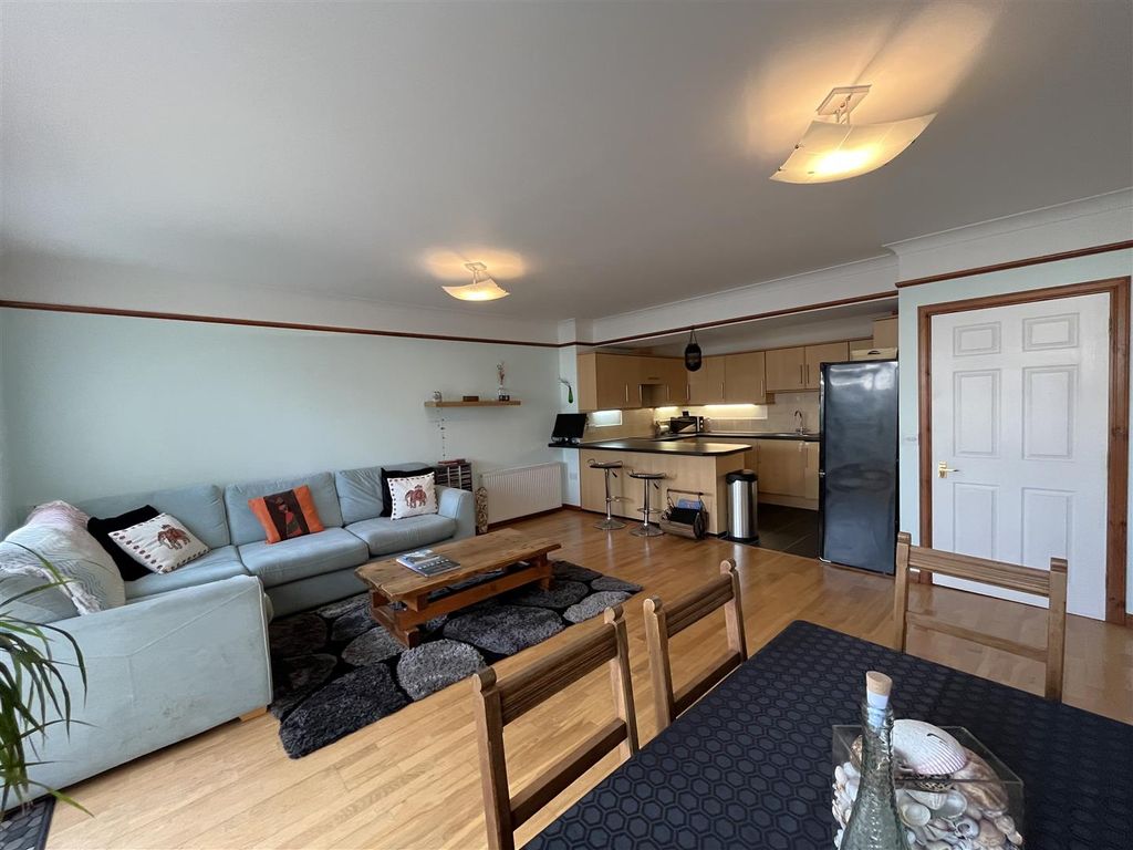 Property photo 3 of 21