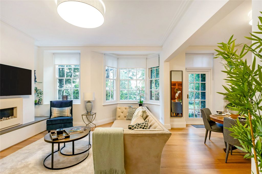 Property photo 1 of 17 Reception