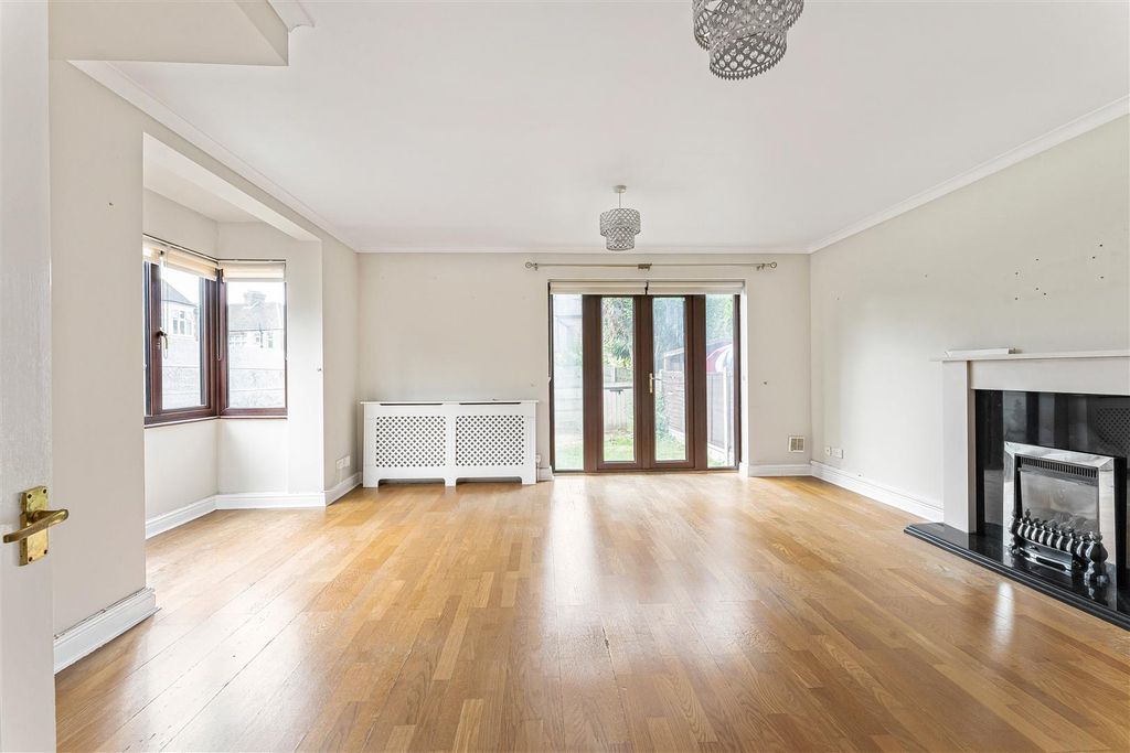 Property photo 3 of 19
