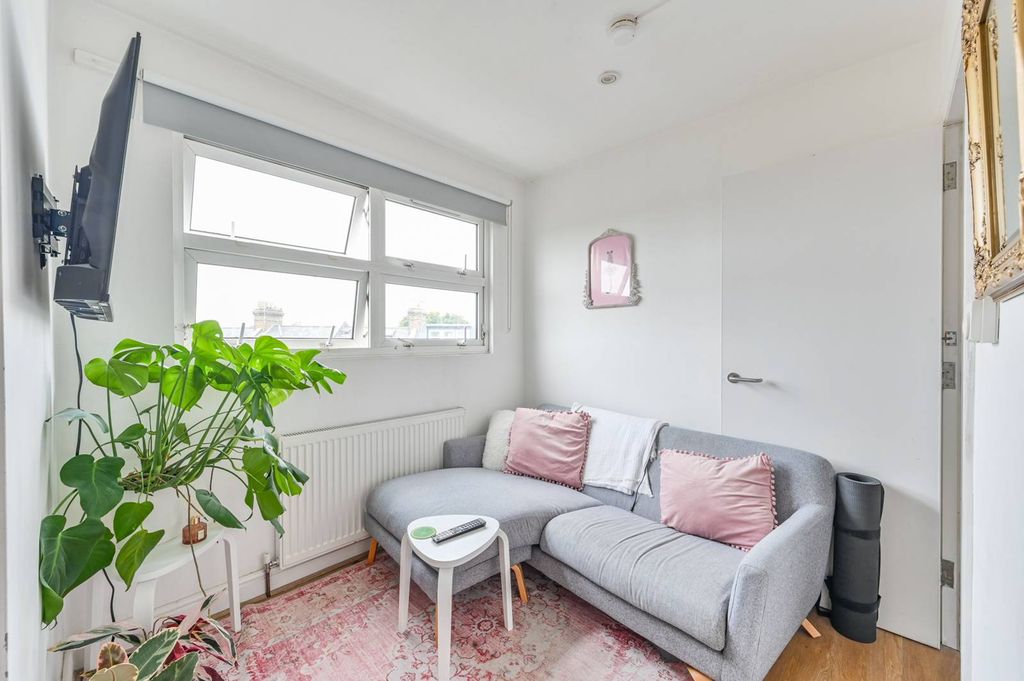 Property photo 3 of 9