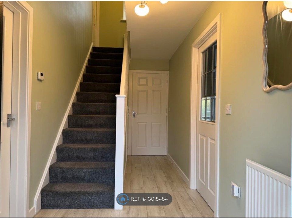 Property photo 2 of 17 Hallway