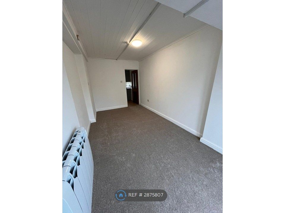 Property photo 2 of 18 Double Bedroom