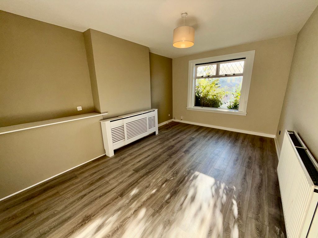 Property photo 2 of 6 1