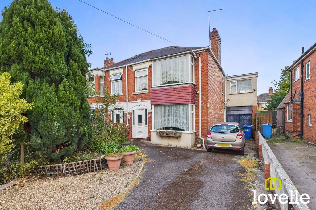 Property photo 1 of 32