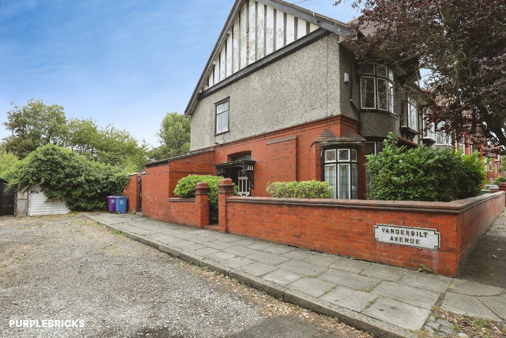 Property photo 2 of 24