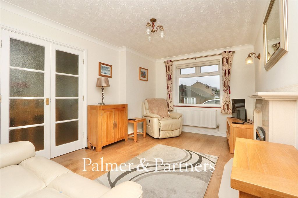 Property photo 2 of 25 Picture No. 01